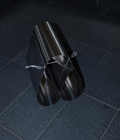 Photograph of the "Compression Stool" by Heiko Bauer.